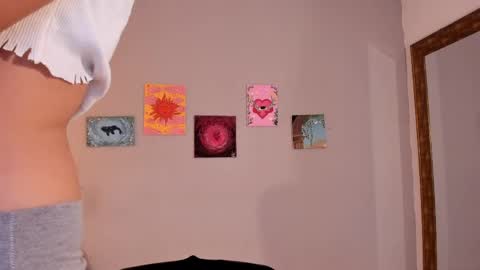 Maia online show from 04/22/26, 12:07