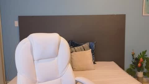 Maiaa Ruiz  online show from 12/26/24, 12:38