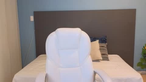 Maiaa Ruiz  online show from 01/11/25, 01:22