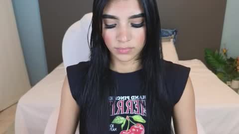 Maiaa Ruiz  online show from 01/29/25, 05:35