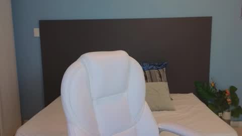 Maiaa Ruiz  online show from 02/03/25, 12:36