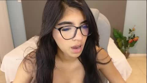 Maiaa Ruiz  online show from 10/03/25, 02:47