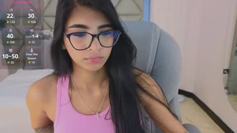 Maiaa Ruiz  online show from 11/25/25, 02:28