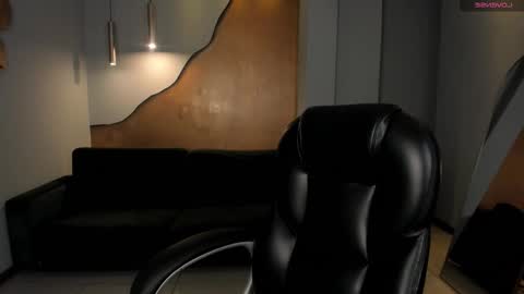  Maia  online show from 10/27/25, 06:12