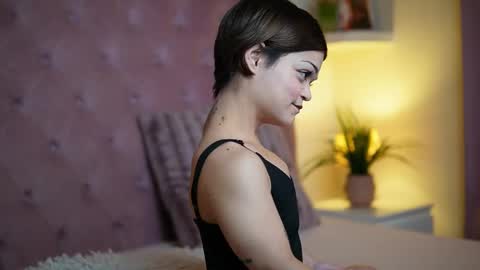  Maia  online show from 09/18/25, 04:53