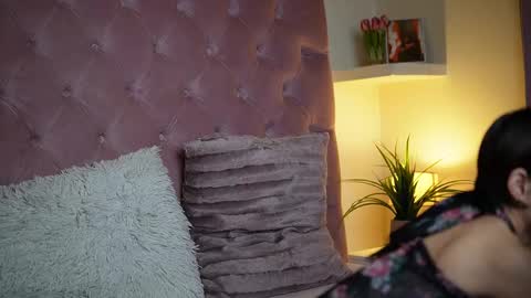  Maia  online show from 10/10/25, 10:53