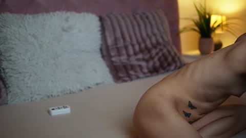  Maia  online show from 10/16/25, 05:52