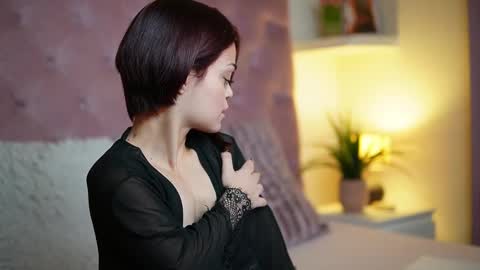  Maia  online show from 10/22/25, 08:19