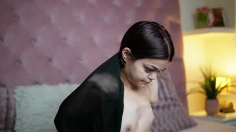  Maia  online show from 10/29/25, 10:33