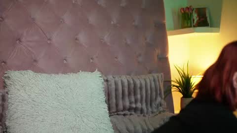  Maia  online show from 04/13/26, 09:42