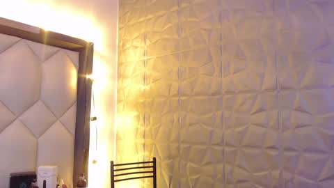 Maia  online show from 01/04/25, 08:16