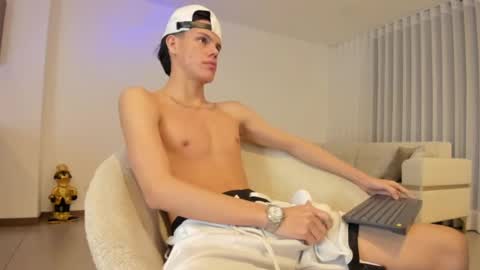 MAICOL  online show from 01/10/25, 01:21