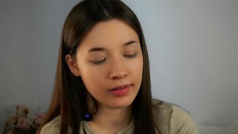 Snapshot of maidabuoy chatting on 03/08/25, 04:23 Lucy online show from 03/08/25, 04:23