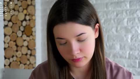 Snapshot of maidabuoy chatting on 12/17/25, 02:17 Lucy online show from 12/17/25, 02:17