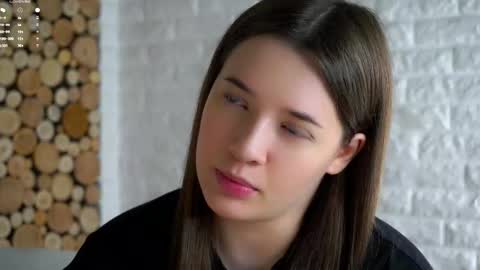 Snapshot of maidabuoy chatting on 12/22/25, 02:52 Lucy online show from 12/22/25, 02:52