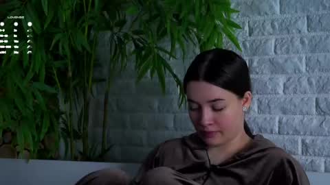 Lucy online show from 04/28/26, 02:27