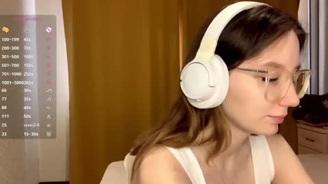 Elina online show from 10/15/25, 09:31