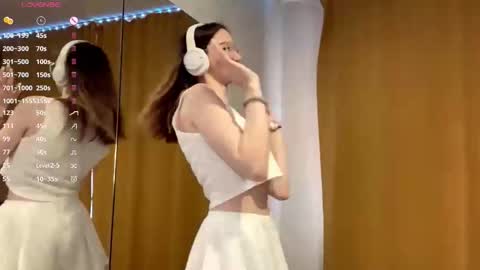 Elina online show from 10/20/25, 08:15