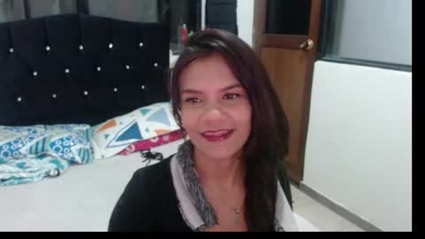 maidy_19 online show from 10/15/25, 12:00