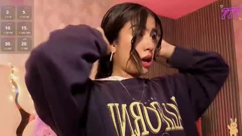 Snapshot of maiily_tay chatting on 01/16/26, 11:47 maiily_tay online show from 01/16/26, 11:47