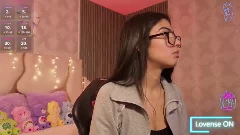 Snapshot of maiily_tay chatting on 01/19/26, 11:47 maiily_tay online show from 01/19/26, 11:47