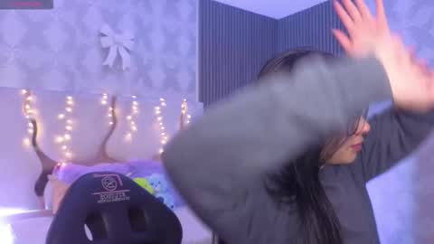 Snapshot of maiily_tay chatting on 02/13/26, 11:50 maiily_tay online show from 02/13/26, 11:50