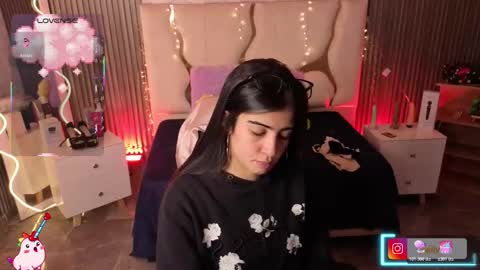 Snapshot of maiily_tay chatting on 02/26/26, 12:48 maiily_tay online show from 02/26/26, 12:48