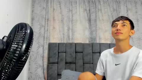 Maikol online show from 11/30/25, 12:31