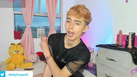 maiky_cooper01 online show from 02/16/26, 09:44