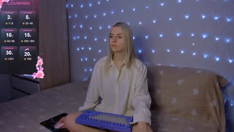 Your kitty online show from 12/01/25, 04:23