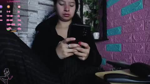  MAILY CAN  online show from 12/18/25, 12:33