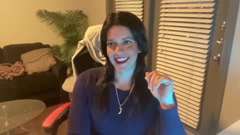 Snapshot of maira83cd chatting on 01/09/25, 11:56 Maira online show from 01/09/25, 11:56