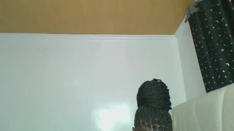 maira luv1 online show from 02/25/26, 09:19