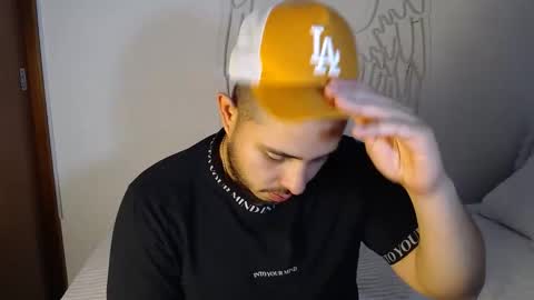 Snapshot of maison_xmed chatting on 02/19/26, 11:50 maison_xmed online show from 02/19/26, 11:50