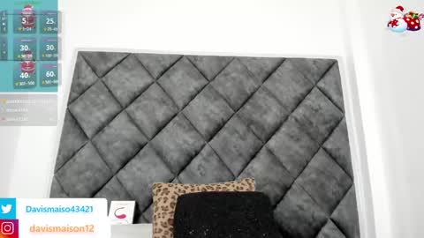 Snapshot of maisondavis_ chatting on 12/24/24, 01:27 Maison Davis online show from 12/24/24, 01:27