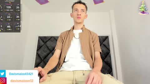 Snapshot of maisondavis_ chatting on 12/31/24, 07:18 Maison Davis online show from 12/31/24, 07:18