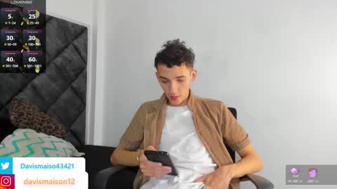 Snapshot of maisondavis_ chatting on 01/11/25, 10:18 Maison Davis online show from 01/11/25, 10:18