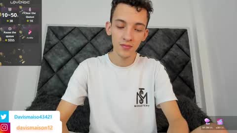 Snapshot of maisondavis_ chatting on 01/22/25, 10:37 Maison Davis online show from 01/22/25, 10:37