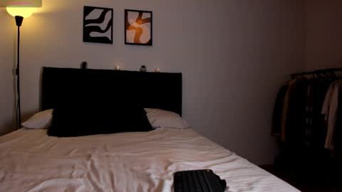 maite_evanss_ online show from 03/10/26, 12:10