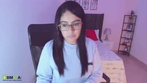 Maite online show from 10/25/25, 04:42