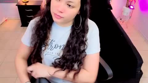 Snapshot of maite_stone1 chatting on 10/23/25, 03:17 MAITE STONE1 online show from 10/23/25, 03:17