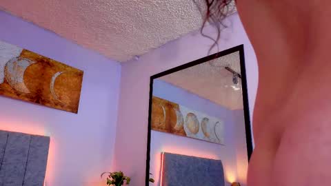 Snapshot of maite_stone1 chatting on 10/30/25, 03:30 MAITE STONE1 online show from 10/30/25, 03:30