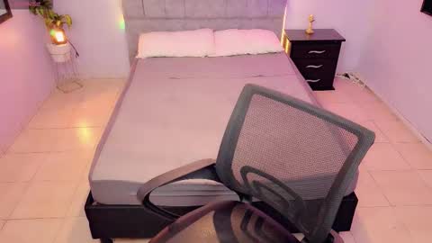 Snapshot of maite_stone1 chatting on 12/02/25, 03:23 MAITE STONE1 online show from 12/02/25, 03:23