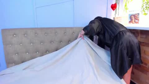 Snapshot of maiterivas chatting on 12/15/25, 08:13 Maite online show from 12/15/25, 08:13