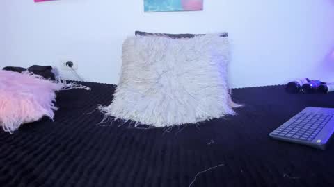 Snapshot of maithe_022 chatting on 10/17/25, 07:16 mai online show from 10/17/25, 07:16