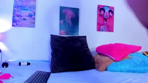 Snapshot of maithe_022 chatting on 12/03/25, 06:50 mai online show from 12/03/25, 06:50