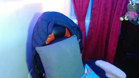 Snapshot of maitte_22 chatting on 02/13/25, 05:16 Hello friends Im on another account    online show from 02/13/25, 05:16