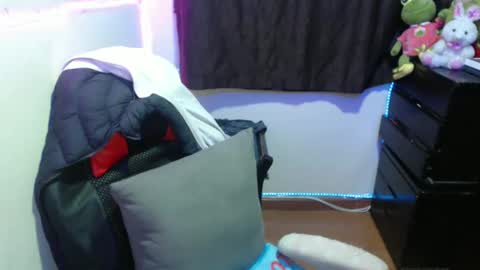 Snapshot of maitte_22 chatting on 03/02/25, 03:24 Hello friends Im on another account    online show from 03/02/25, 03:24