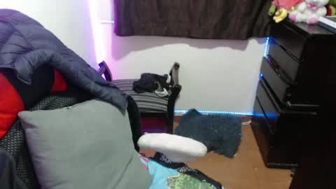 Snapshot of maitte_22 chatting on 03/07/25, 05:18 Hello friends Im on another account    online show from 03/07/25, 05:18