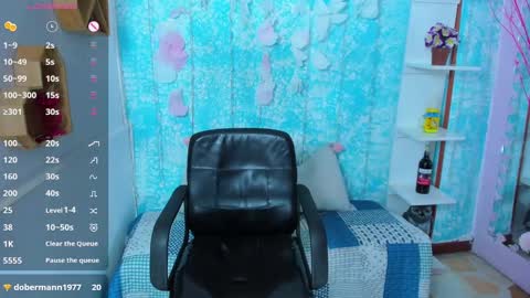 Snapshot of maja_bloom chatting on 01/10/25, 06:17 Maja online show from 01/10/25, 06:17